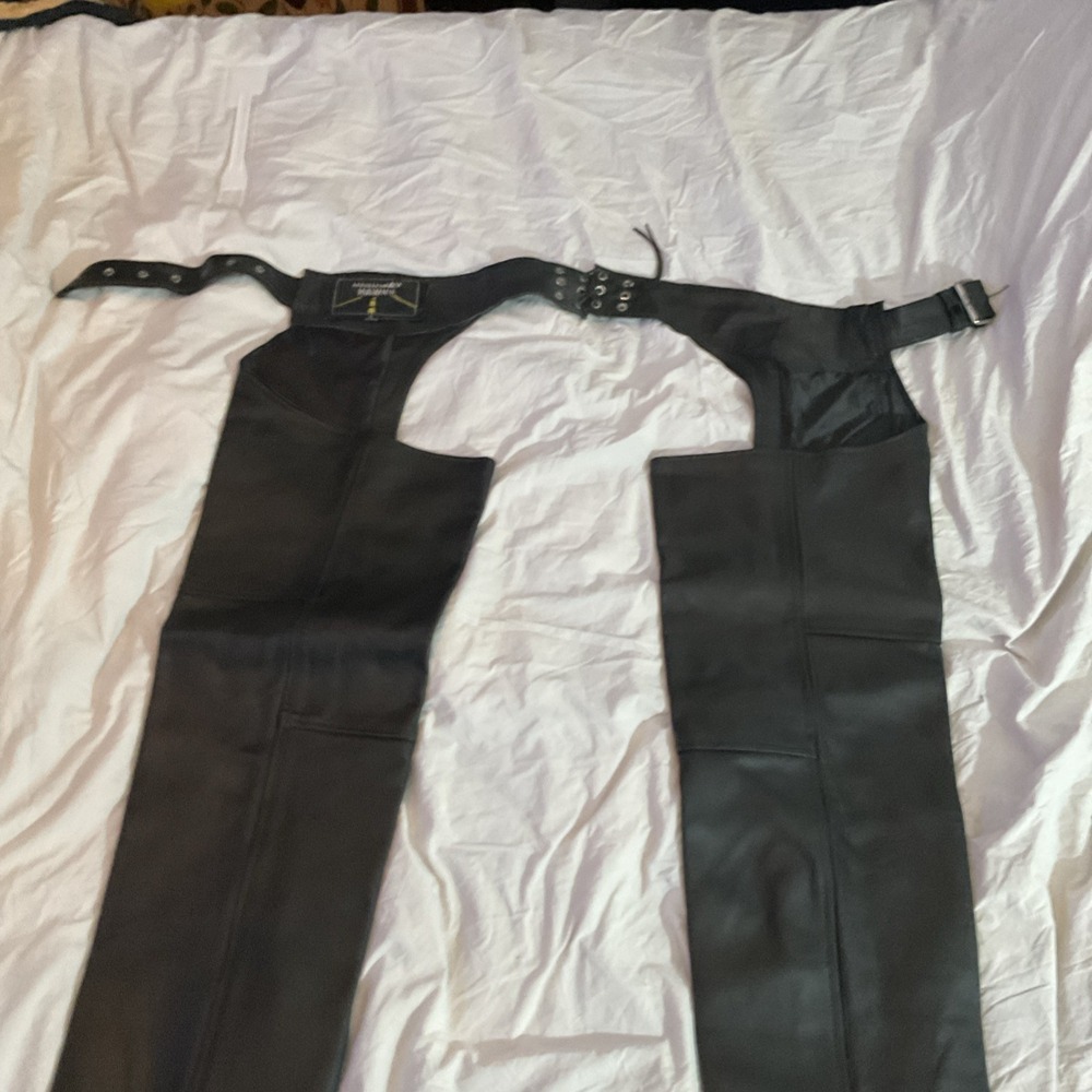 HIGHWAY HAWKS Genuine Leather Zip Off Motorcycle Biker Chaps Black Unisex L